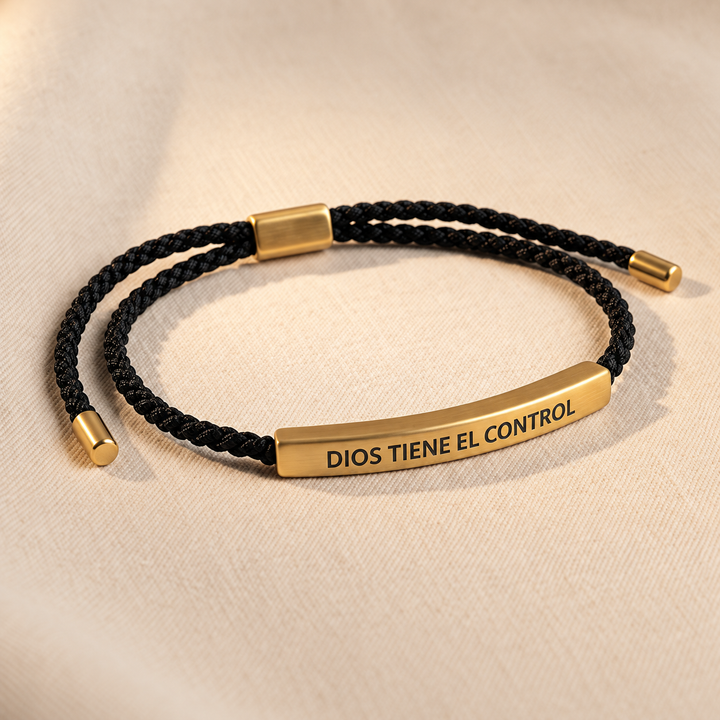 LUVEKON adjustable Christian bracelet engraved Dios Tiene el Control